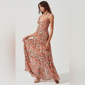 ASTR the Label: Tropics Dress in Peach Fuchsia Floral